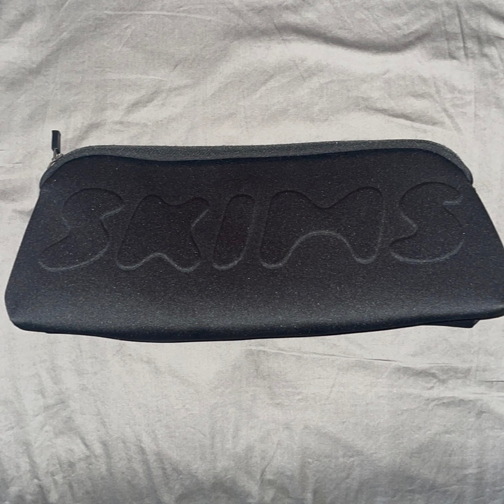 Skims XS waist trainer